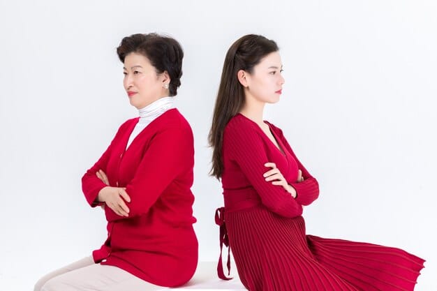 A side-by-side comparison of outfits inspired by different K-drama characters, such as Yoon Se-ri from 
